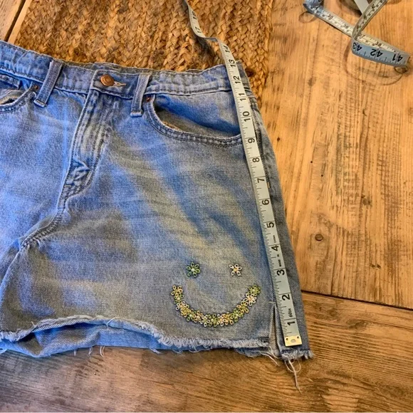 Old Navy Cut Off Shorts Happy Face Embroidered Flower Denim Girls 18 Plus - Picture 12 of 16